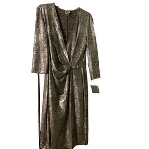 ANNE KLEIN SHIMMERY SILVER DRESS SIZE 2